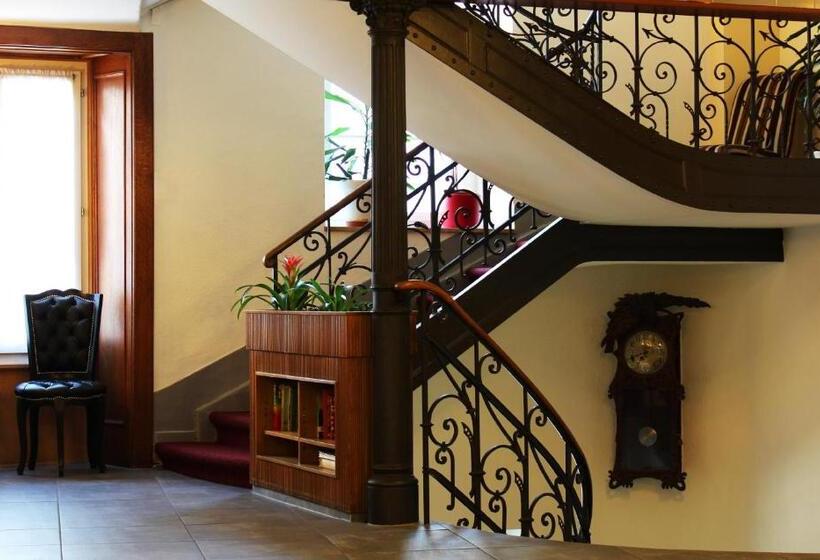 Отель Weisses Kreuz