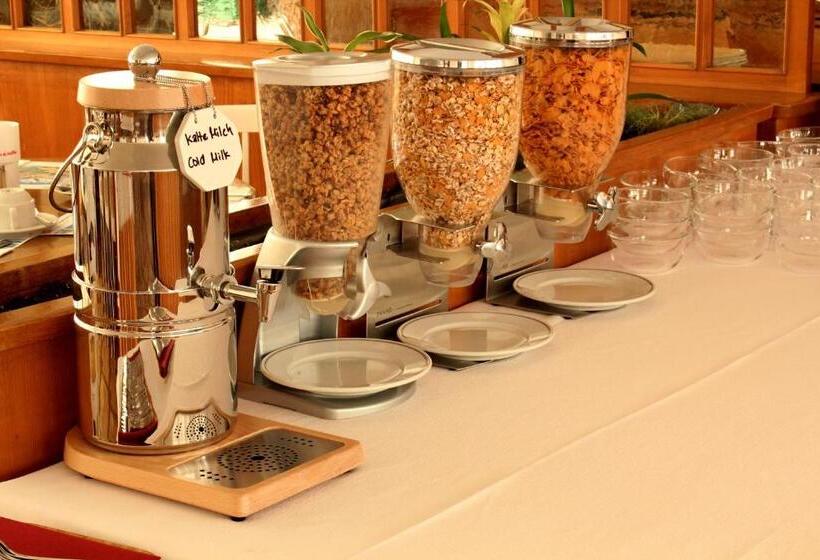 Отель Weisses Kreuz