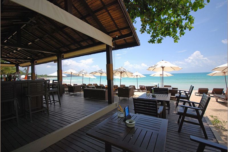 Impiana Beach Front Resort Chaweng Noi, Koh Samui