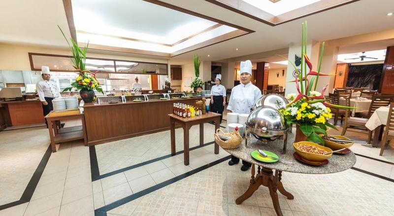 Pinnacle Grand Jomtien Resort and Beach Club