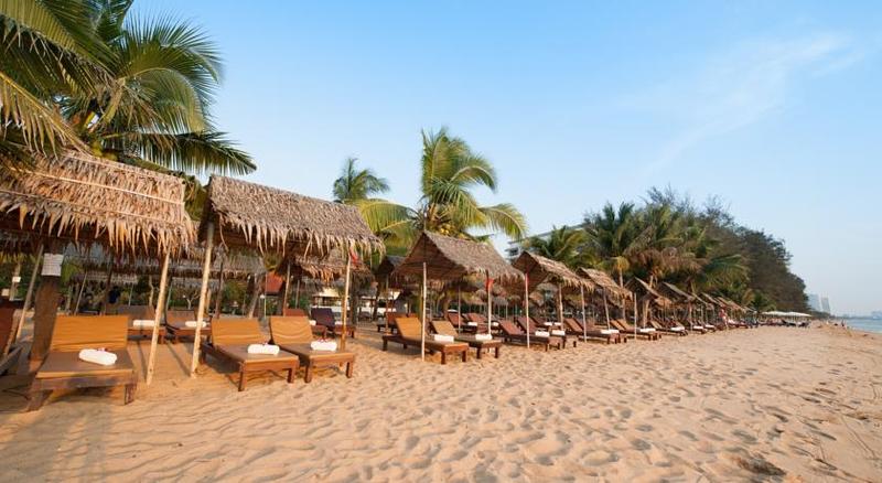 Pinnacle Grand Jomtien Resort and Beach Club