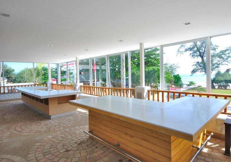 리조트 Ramada By Wyndham Phuket Southsea