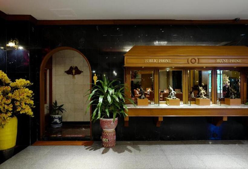 Town In Town Hotel Bangkok