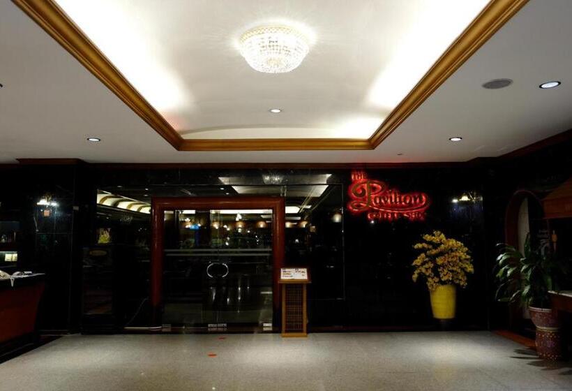 Town In Town Hotel Bangkok