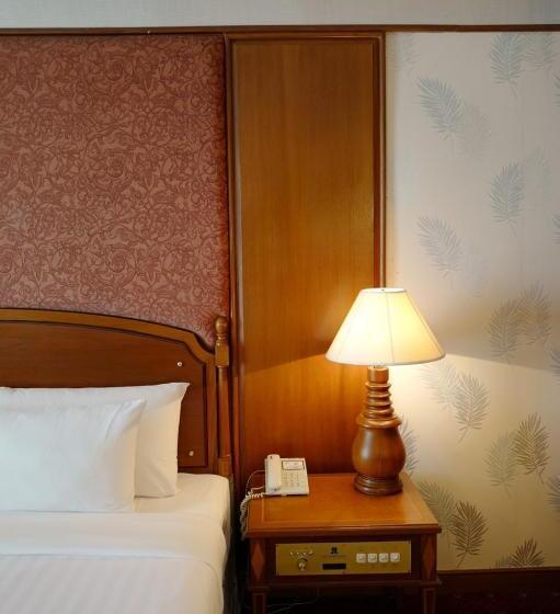 Town In Town Hotel Bangkok