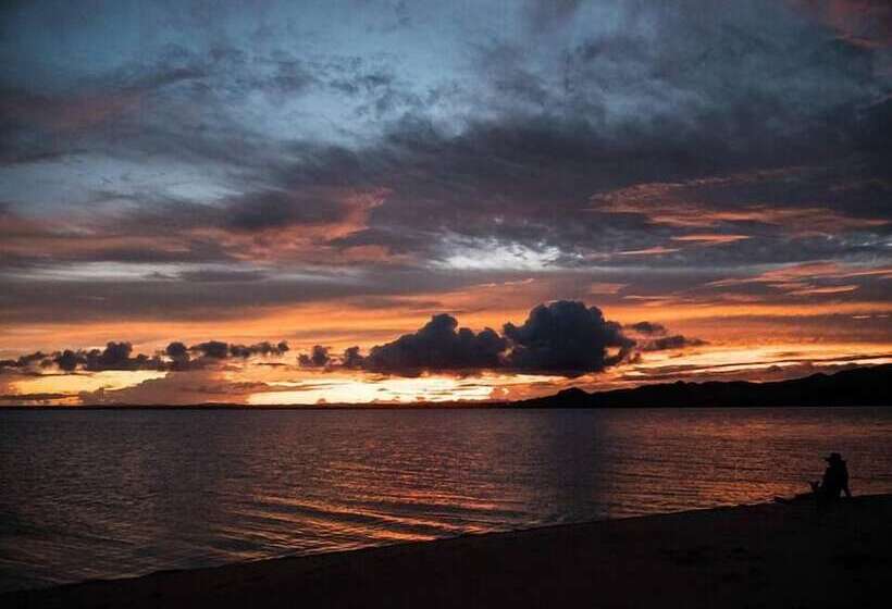 Colonial Lodge Hostel