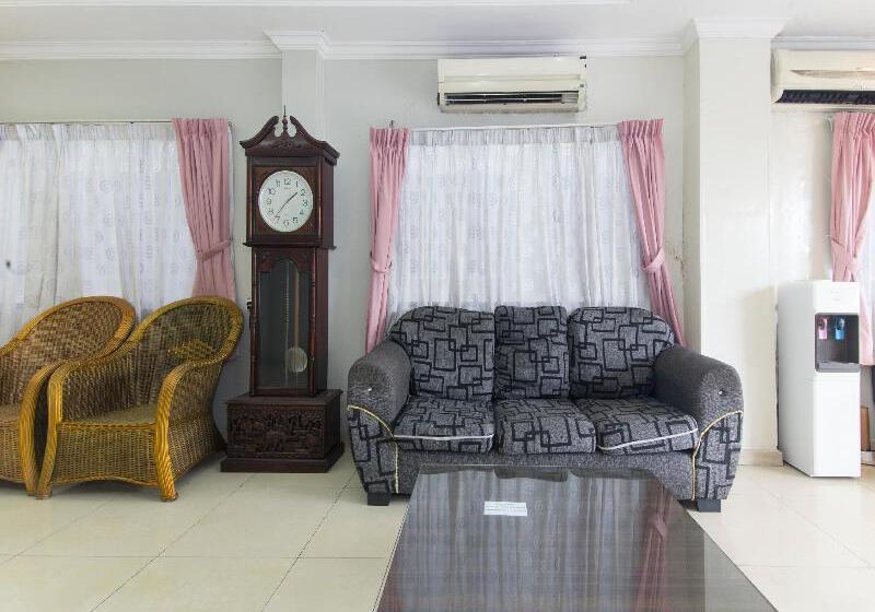 Comfort Hotel 2 By Oyo Rooms