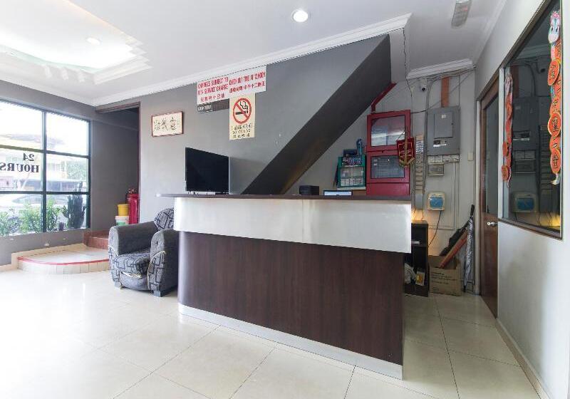 Comfort Hotel 2 By Oyo Rooms