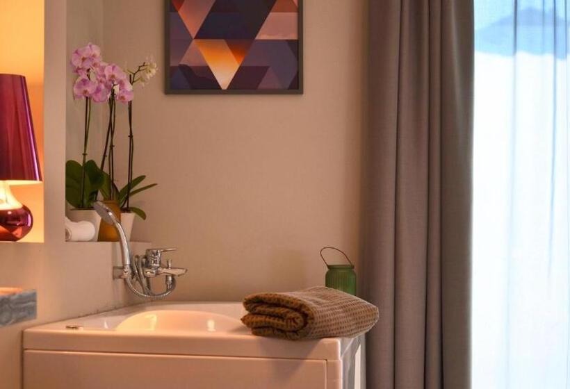 فندق فئة نجمة واحدة Du Parc