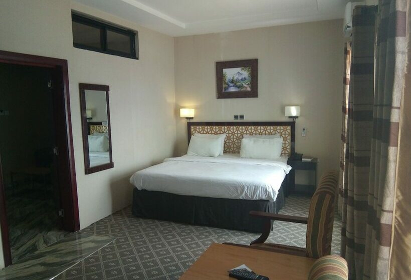 هتل Adig Suites