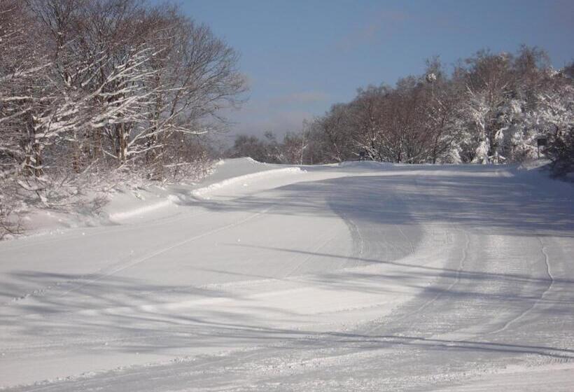 בית מלון כפרי Altitude Madarao