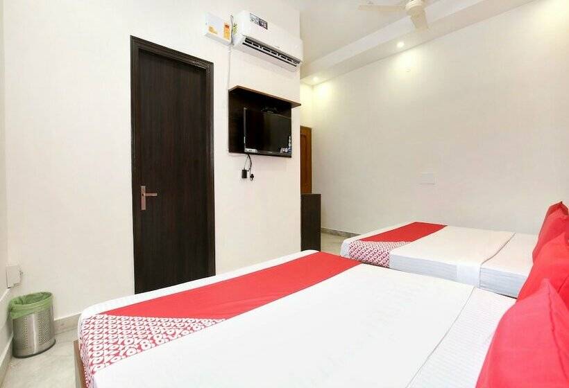 ホテル Atithi Residency By Oyo Rooms