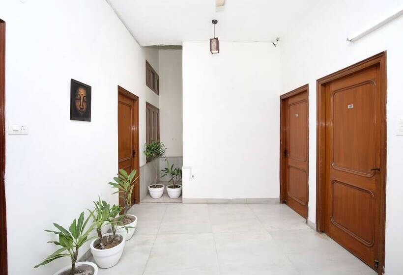 ホテル Atithi Residency By Oyo Rooms