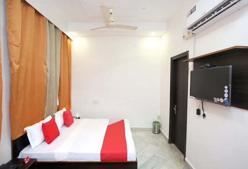 ホテル Atithi Residency By Oyo Rooms