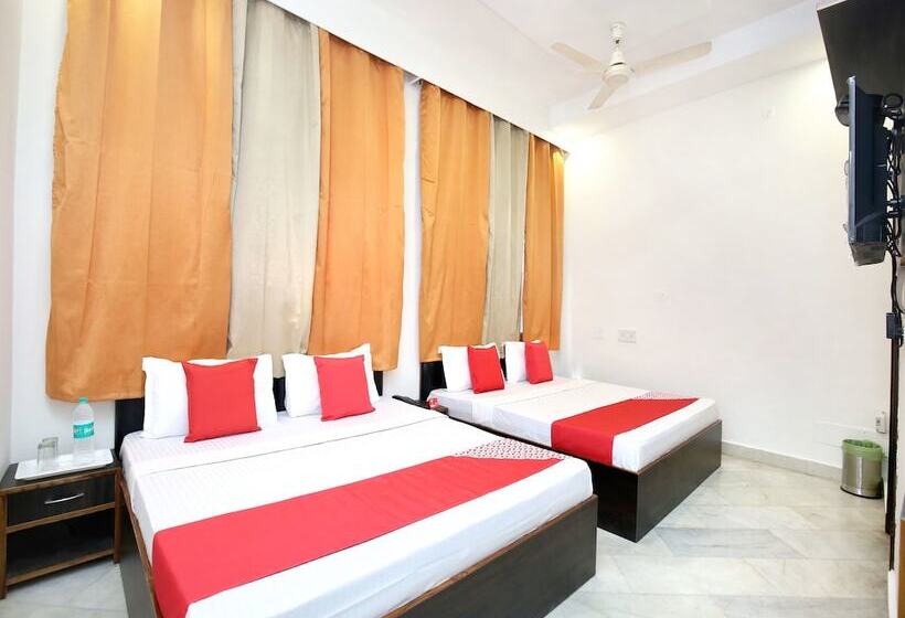 ホテル Atithi Residency By Oyo Rooms