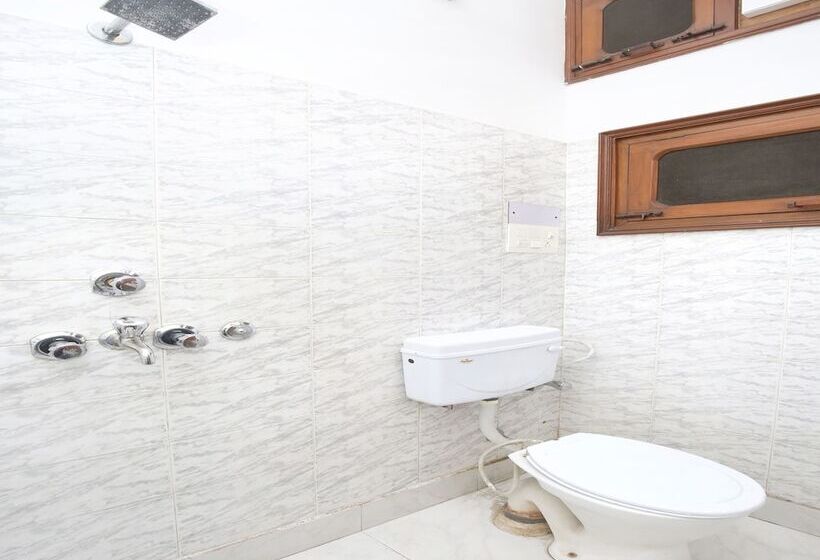 ホテル Atithi Residency By Oyo Rooms