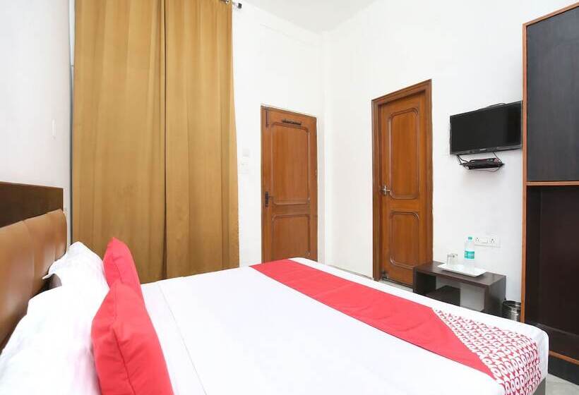 ホテル Atithi Residency By Oyo Rooms