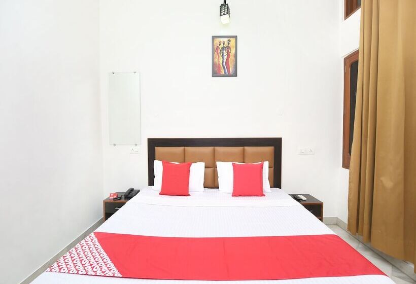 ホテル Atithi Residency By Oyo Rooms