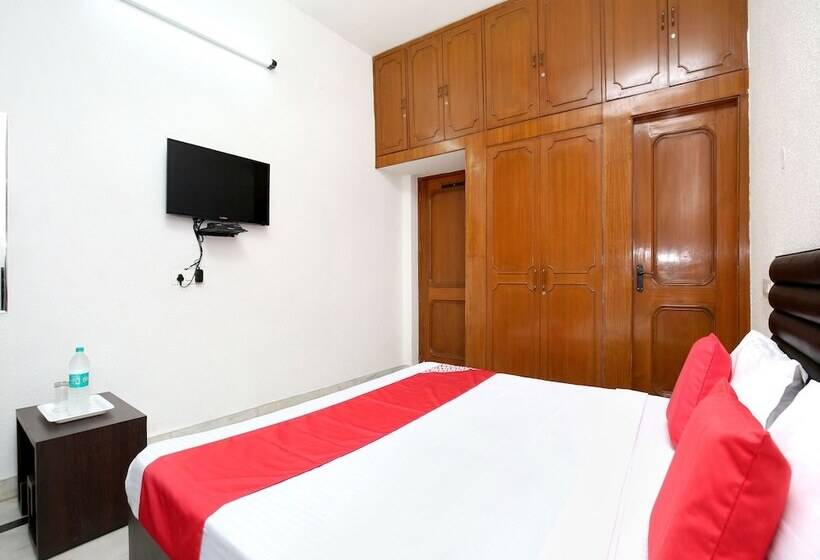 ホテル Atithi Residency By Oyo Rooms