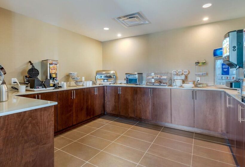 فندق Comfort Inn & Suites