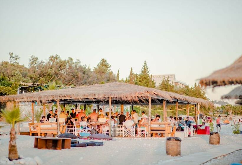 בית מלון כפרי Drymades Inn Resort