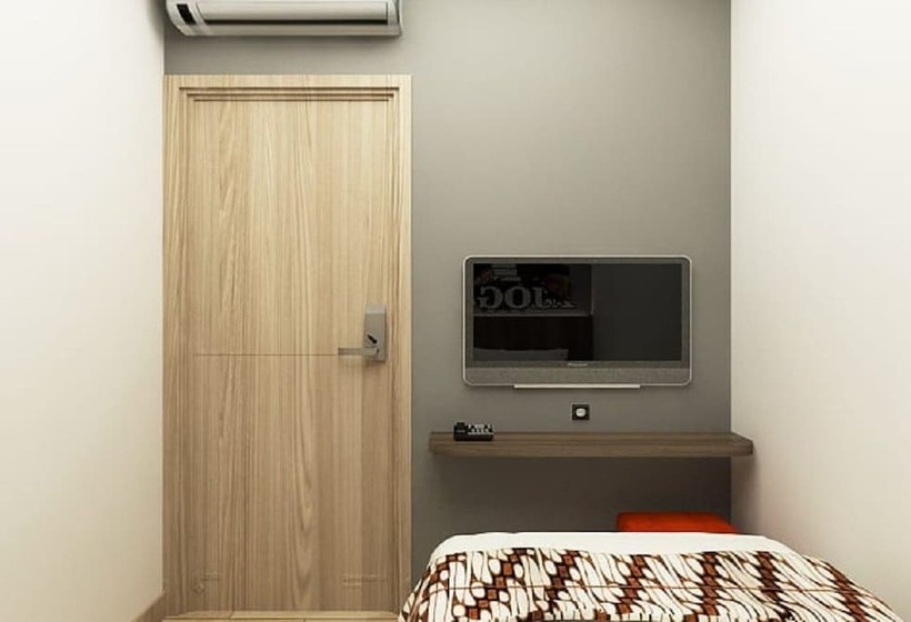 فندق Front One Cabin Malioboro Jogja