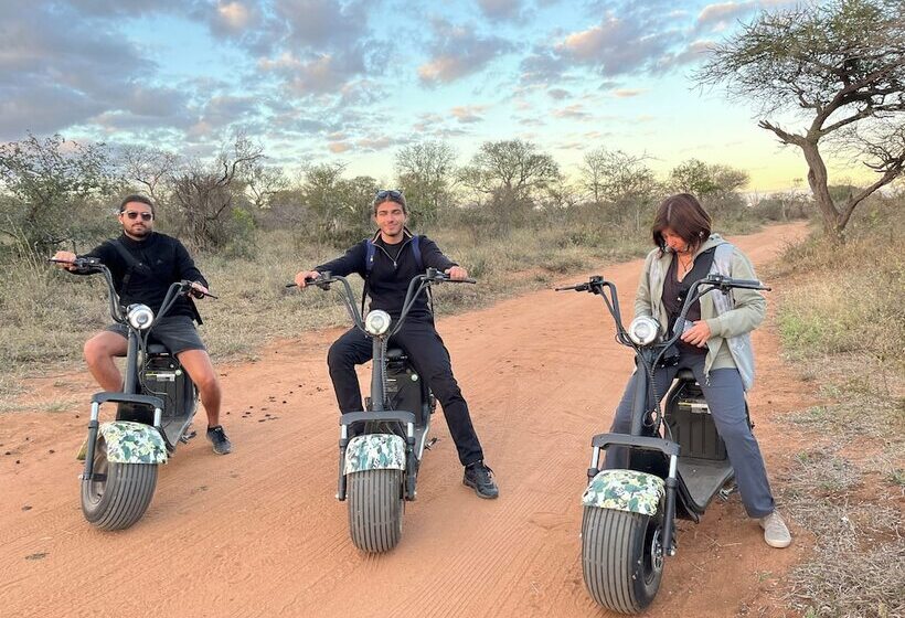 בית מלון כפרי Lindiwe Safari Lodge