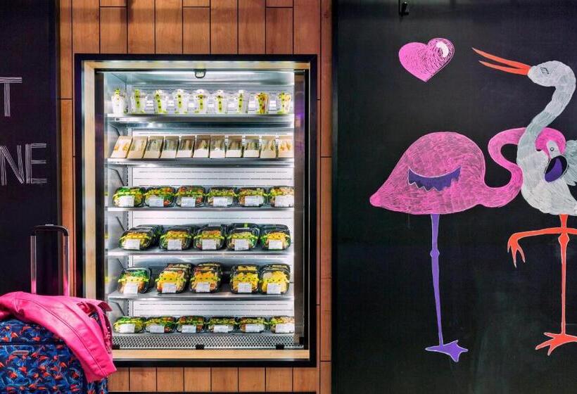 هتل Moxy Warsaw Praga