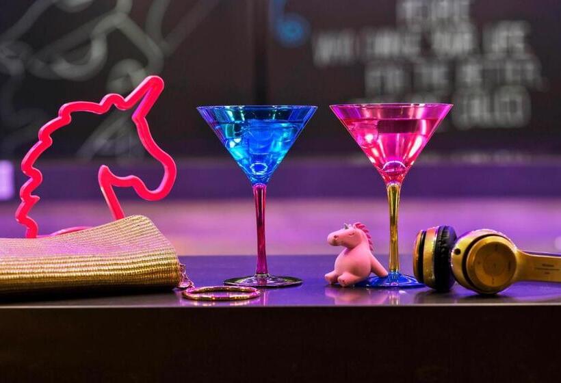 فندق Moxy Warsaw Praga