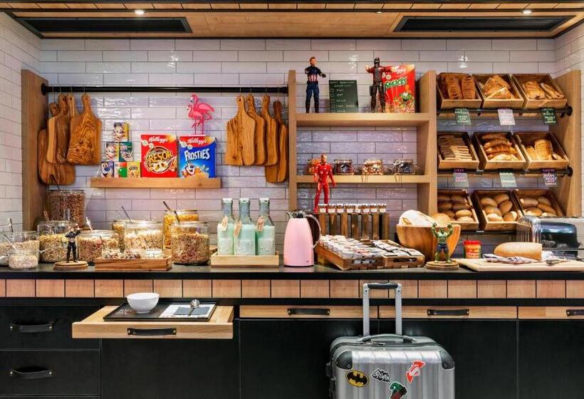 هتل Moxy Warsaw Praga