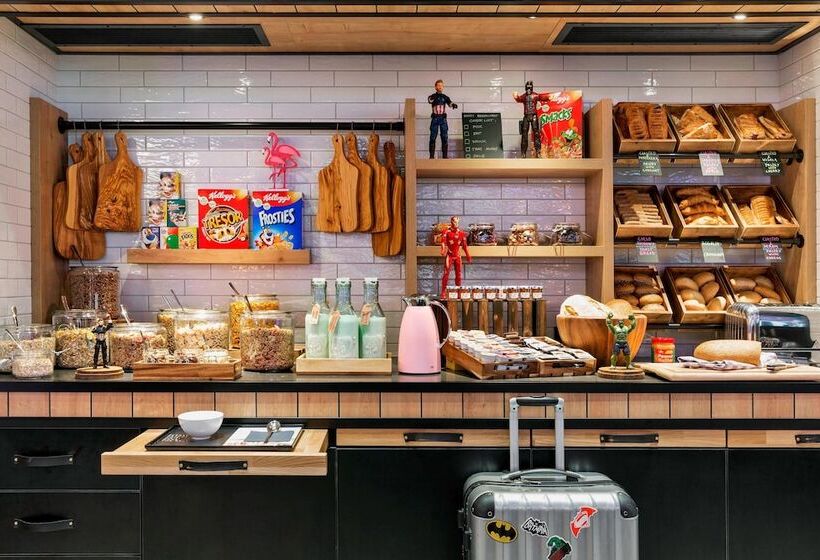 فندق Moxy Warsaw Praga