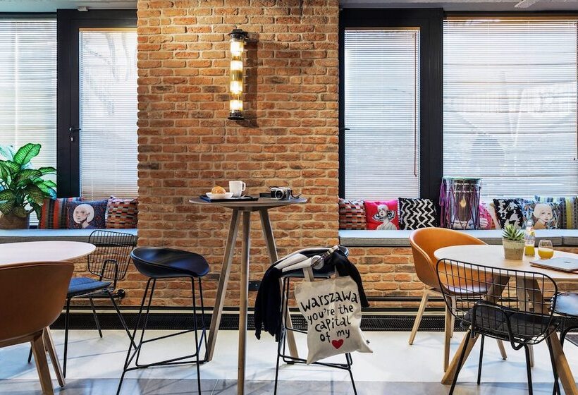 فندق Moxy Warsaw Praga