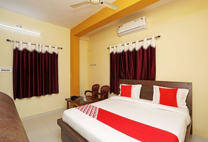 בית מלון כפרי Senapati Palace By Oyo Rooms