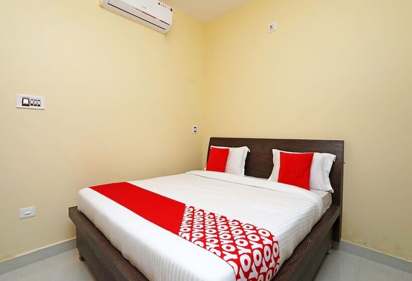 בית מלון כפרי Senapati Palace By Oyo Rooms