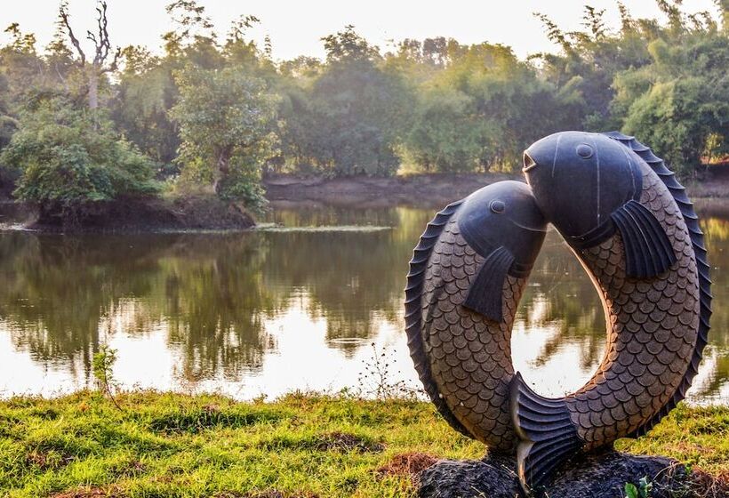 בית מלון כפרי Syna Tiger Resort Bandhavgarh