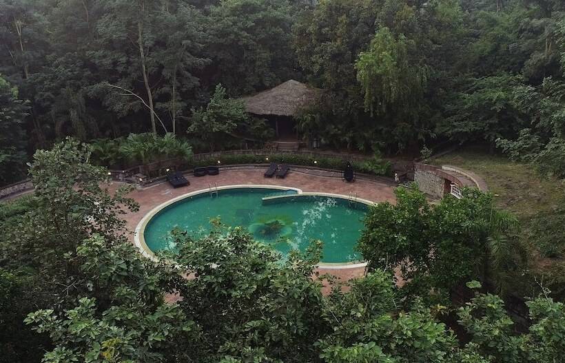 בית מלון כפרי Syna Tiger Resort Bandhavgarh