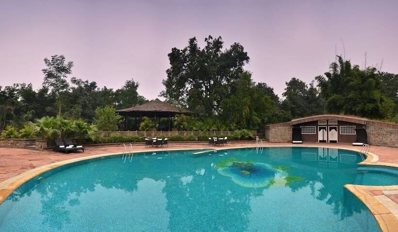 בית מלון כפרי Syna Tiger Resort Bandhavgarh