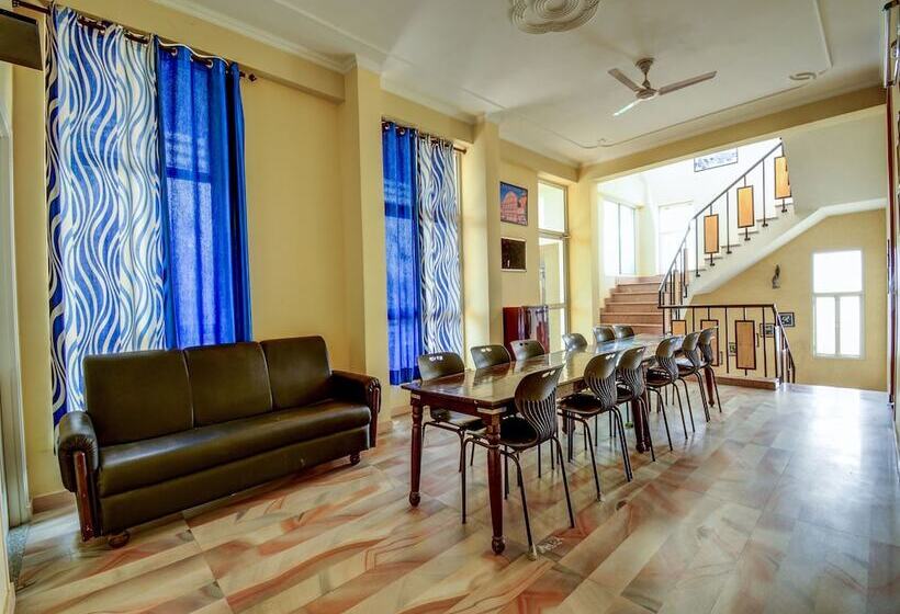 Отель Uma Kutir