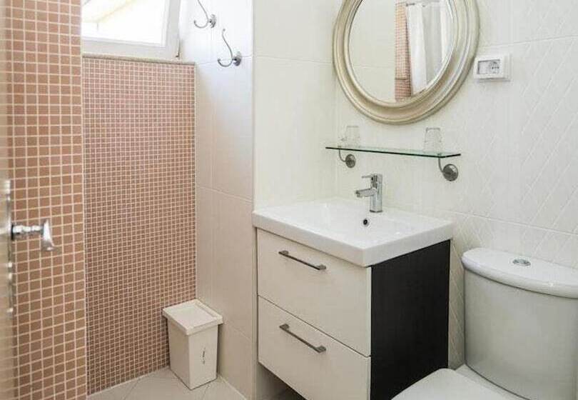 膳宿费 Apartments & Rooms Buoni Amici