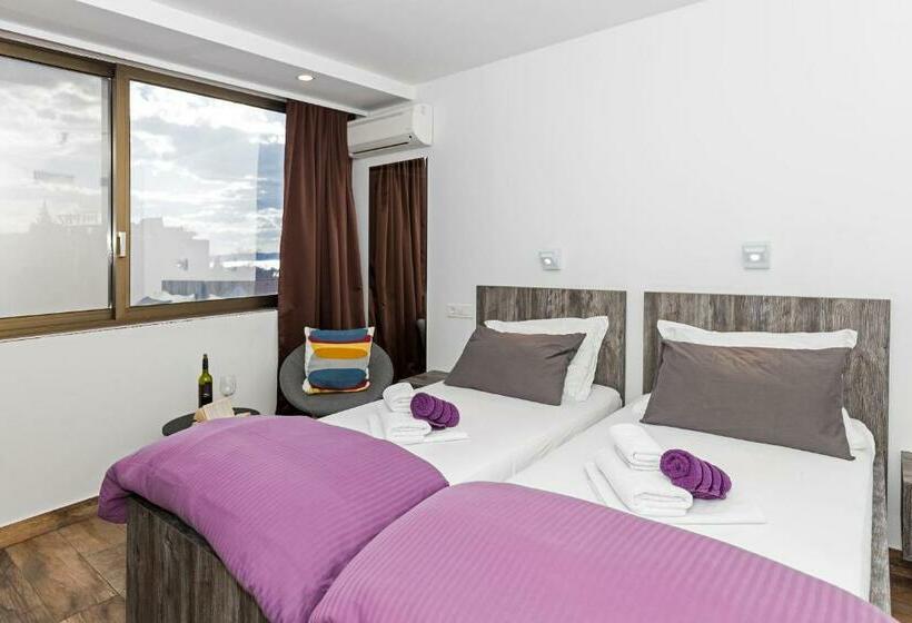 פנסיון Apinelo Tower Rooms