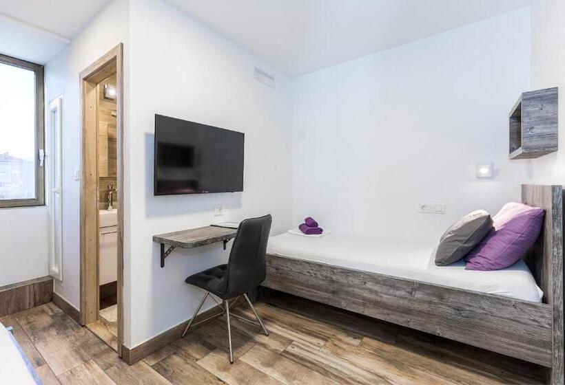 پانسیون Apinelo Tower Rooms