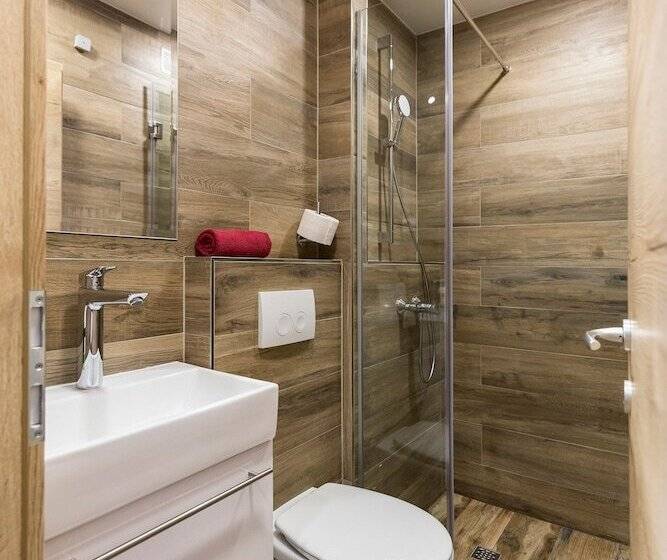 פנסיון Apinelo Tower Rooms