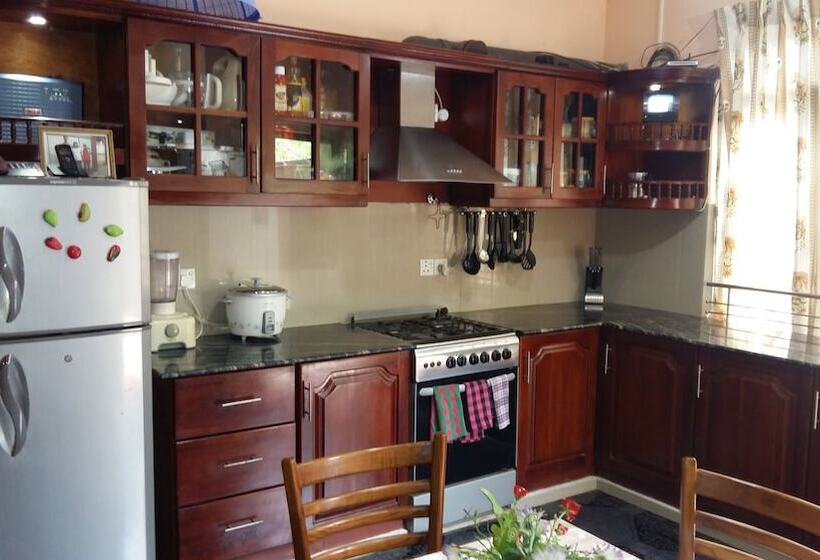 פנסיון Basilico Homestay