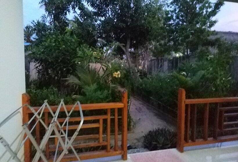 ペンション Bunga Baru Bungalow