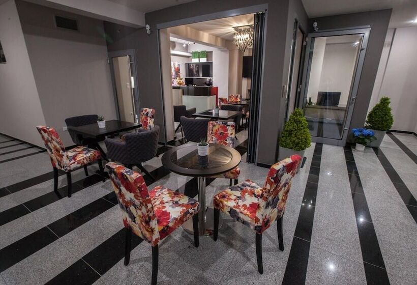 بنسيون Diamond City Living