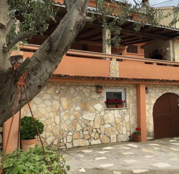 پانسیون Guesthouse Tariba