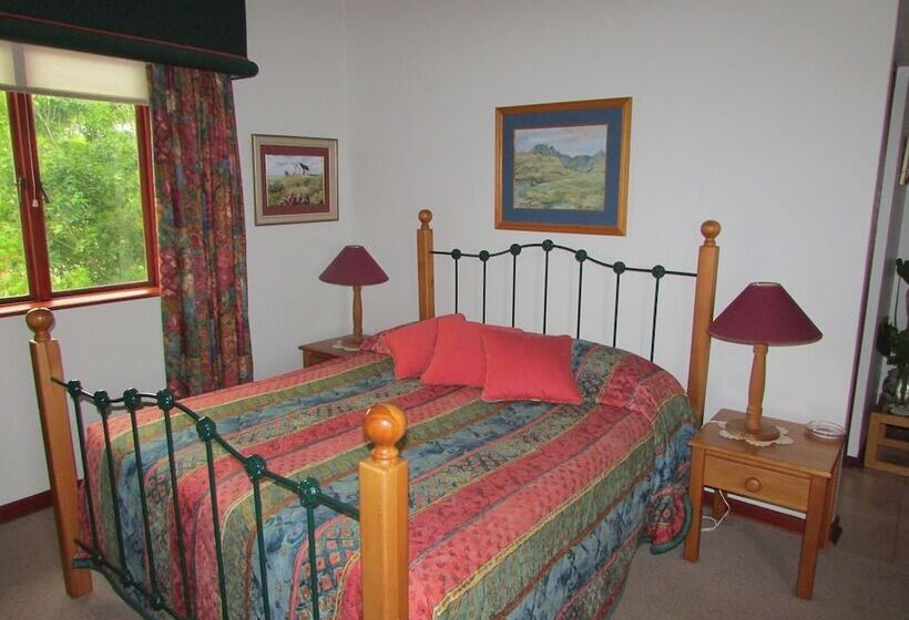 بنسيون Melkhoutkloof Guest House