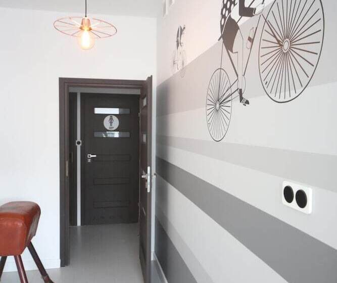 膳宿费 Sport Hostel Chodakowska Warszawa