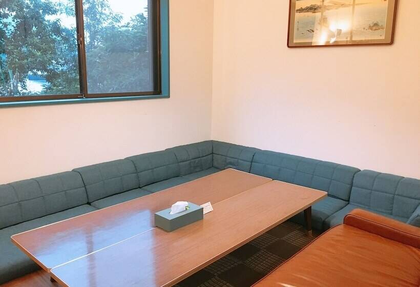 بنسيون Uzushio Guest House