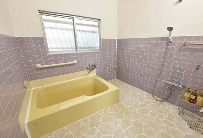 بنسيون Uzushio Guest House